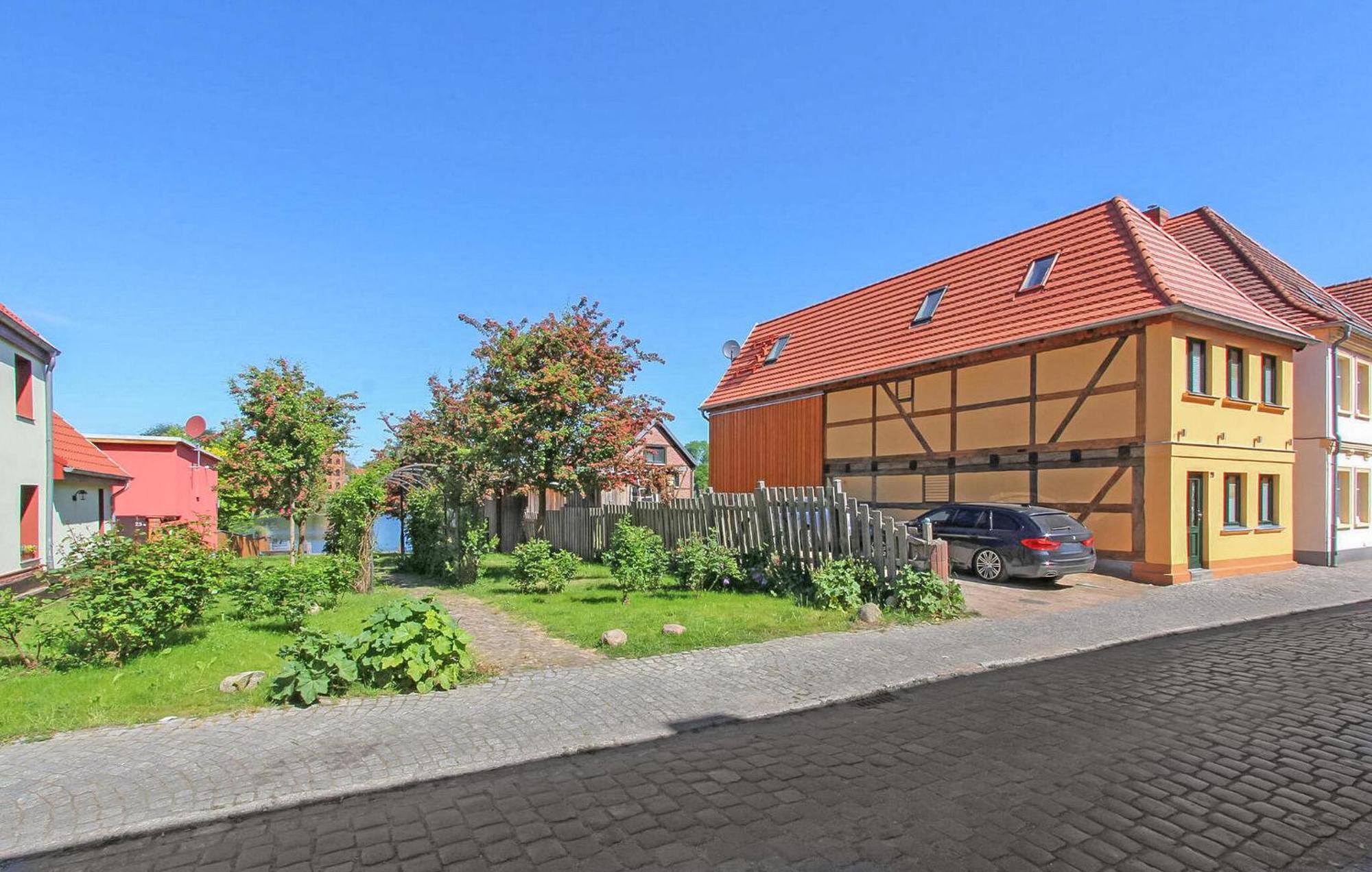Malchow Apartment *